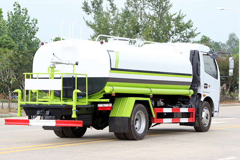 大多利卡 9.2吨洒水车