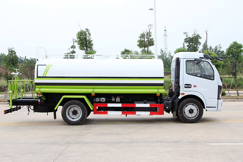 大多利卡 9.2吨洒水车