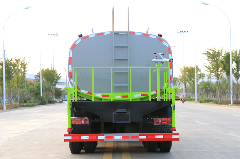 东风D3L后八轮 20吨 洒水车​