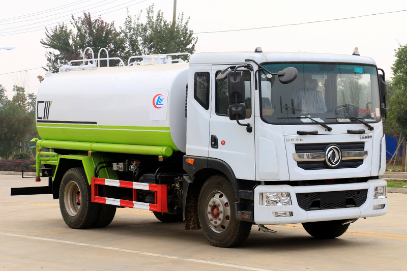 东风D9 12吨/14吨洒水车