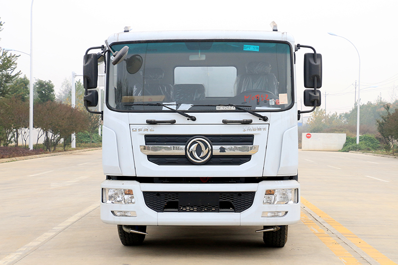 东风D9 12吨/14吨洒水车