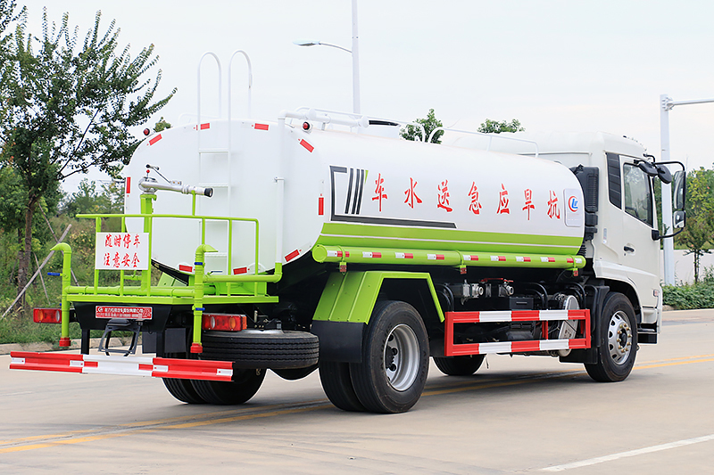东风天锦 14吨 洒水车