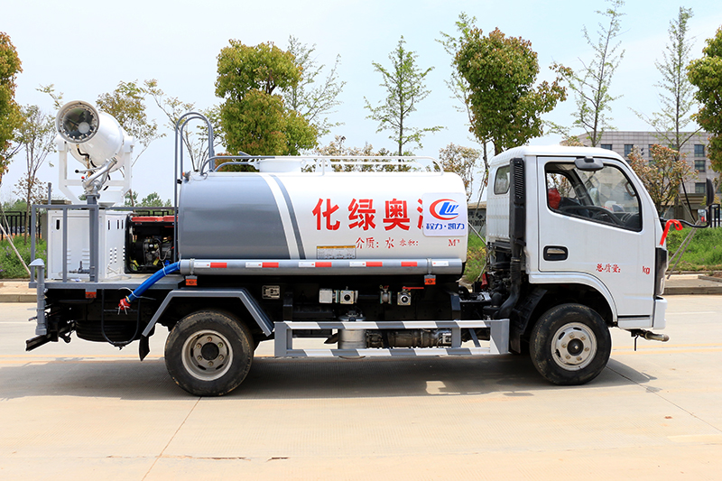 国六东风小福瑞卡 蓝牌 5吨 喷雾车