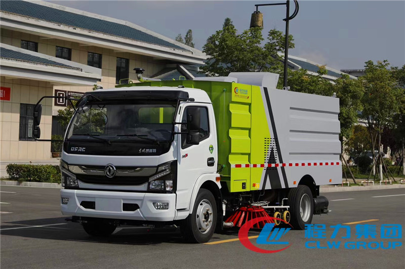 国六大多利卡9吨（4水/5尘）洗扫车