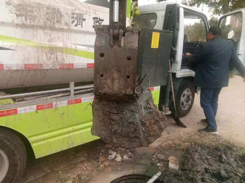 国六蓝牌清淤车 抓斗车