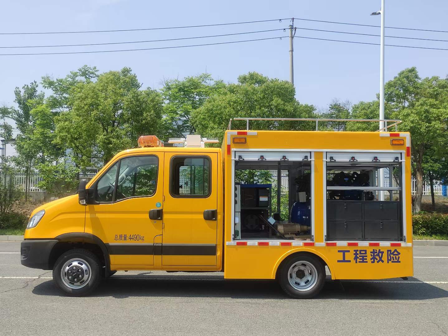 依维柯双排排涝救险车
