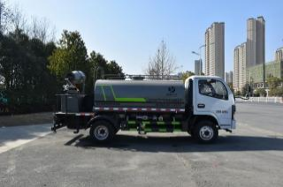 东风小多利卡 5吨 洒水车