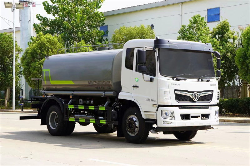 东风12吨洒水车