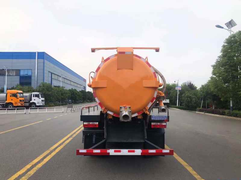 东风混合动力吸污车