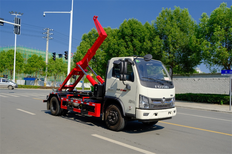 福田黄牌重载勾臂垃圾车