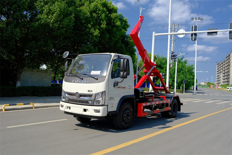 福田黄牌重载勾臂垃圾车