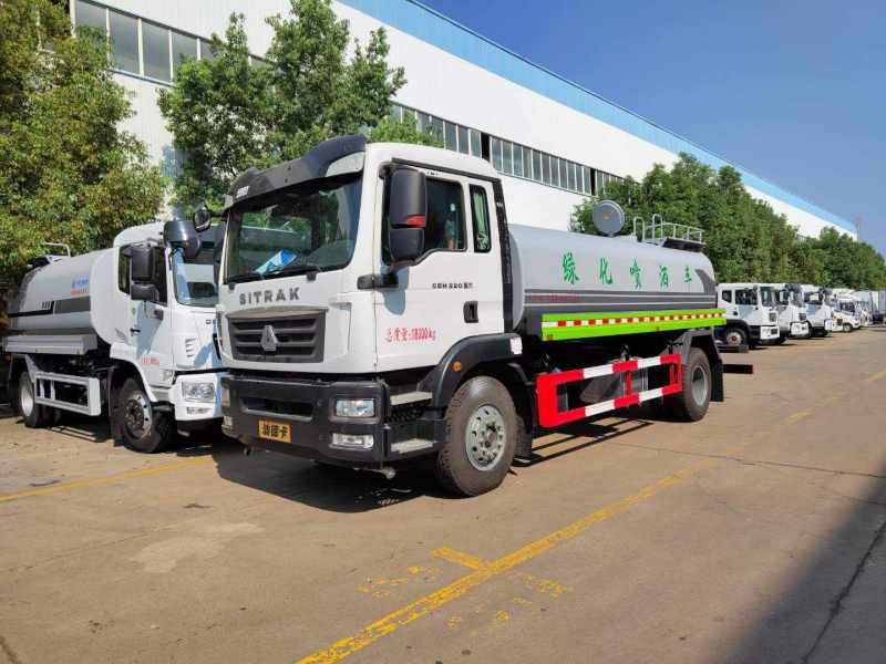 重汽汕德卡单桥洒水车