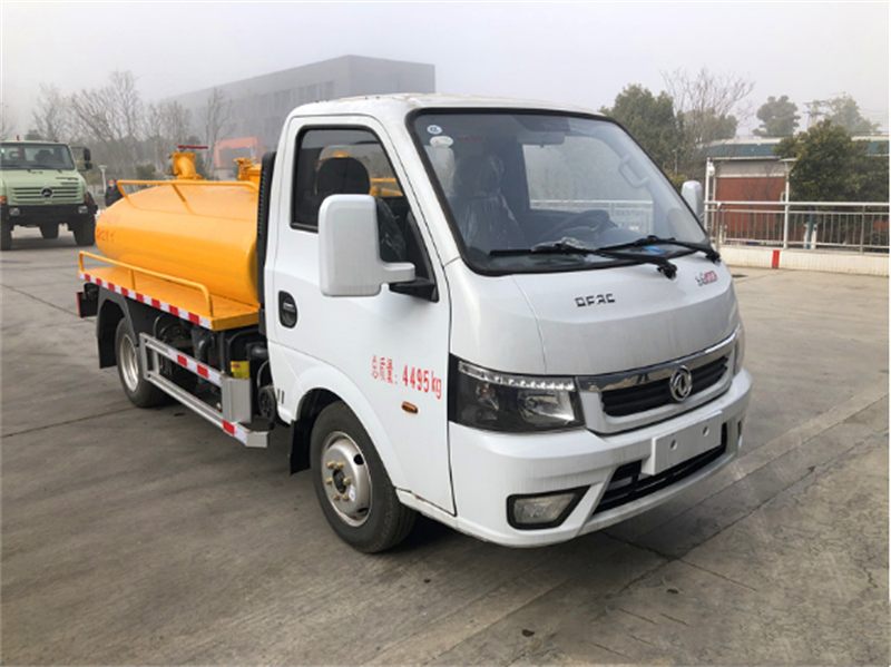 东风途逸2.5方蓝牌吸粪车