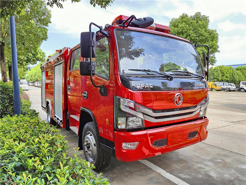 东风多利卡5吨水罐泡沫消防车多少钱一辆?