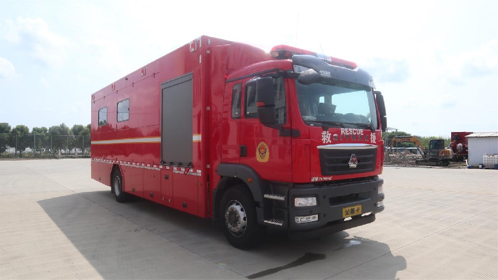 器材消防车（被服洗涤车）