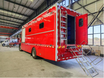 器材消防车（被服洗涤车）