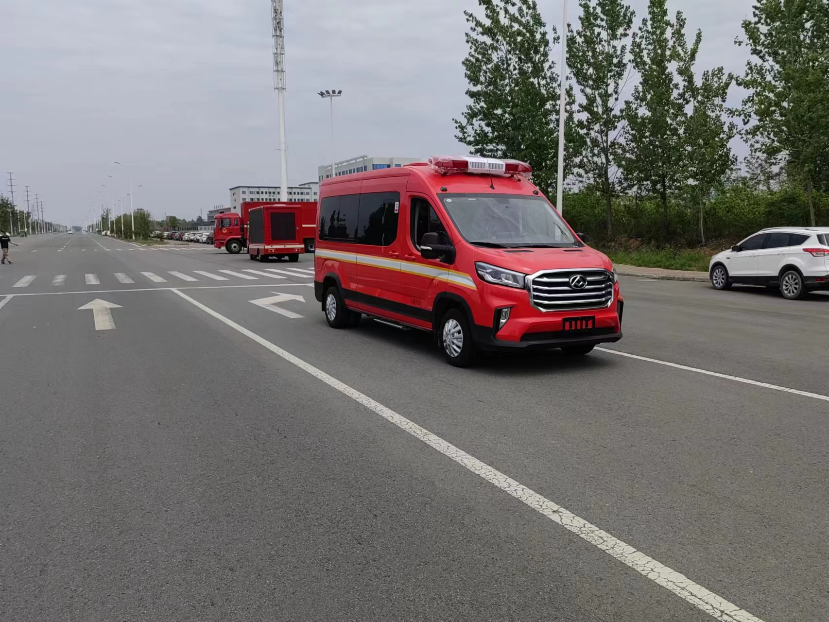 大通13人运兵车