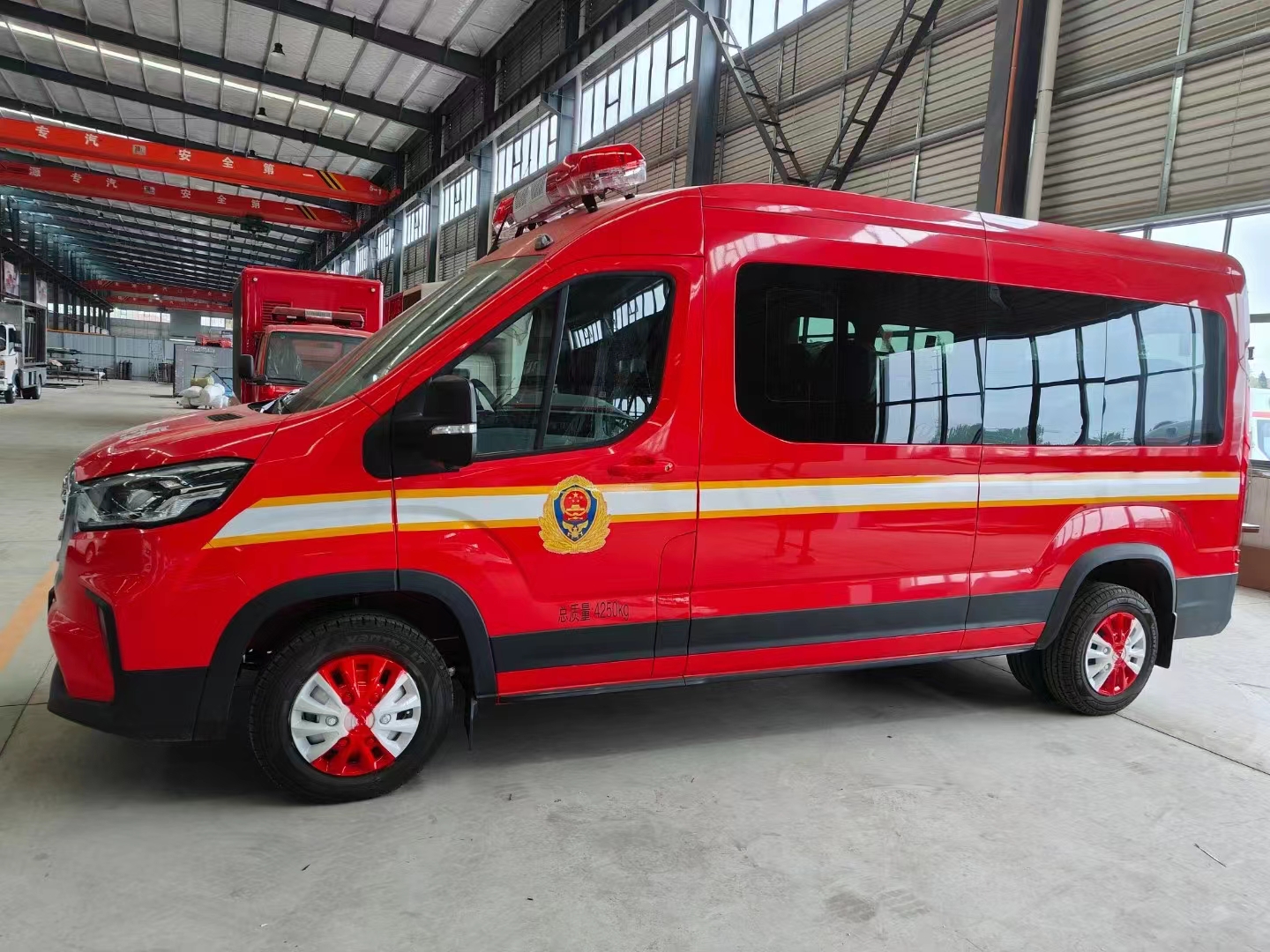 大通13人运兵车