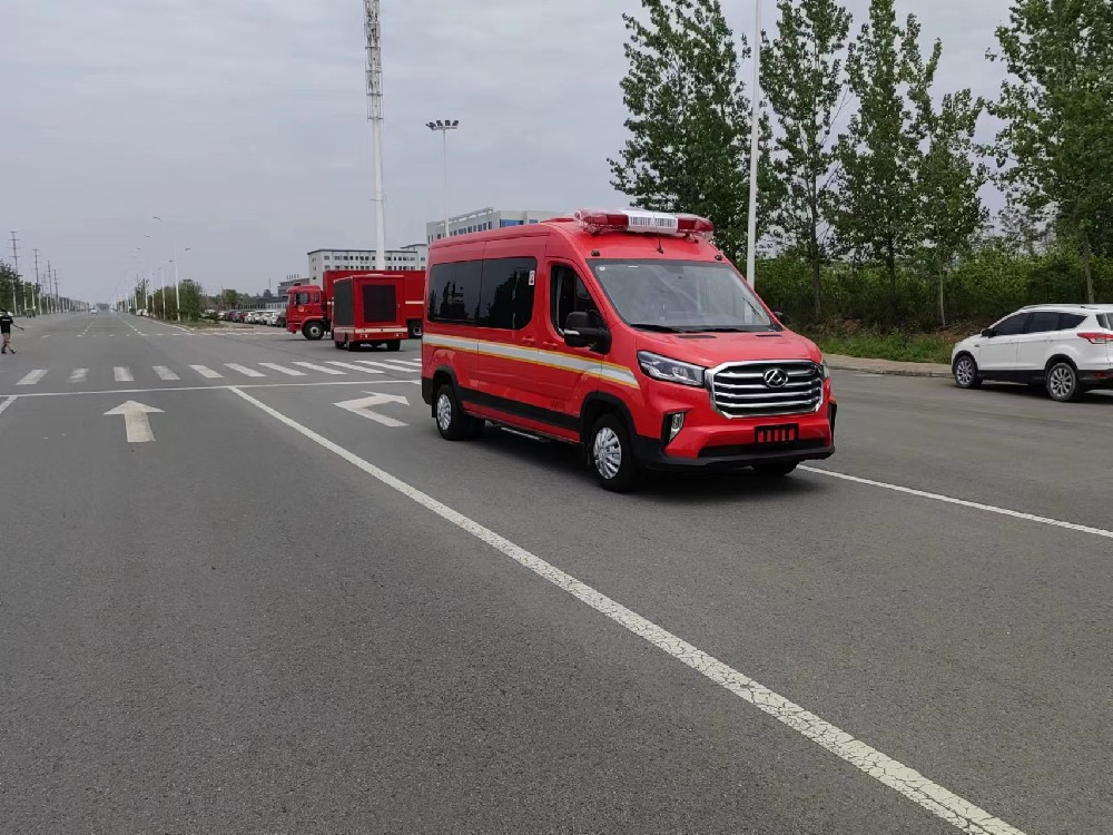 大通13人运兵车