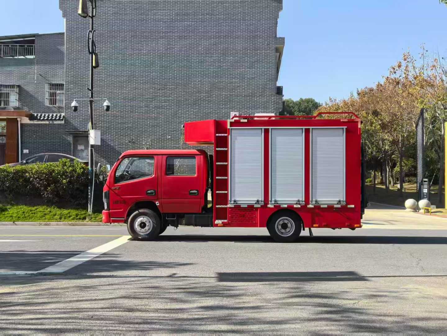 东风小多利卡抢险救援照明车