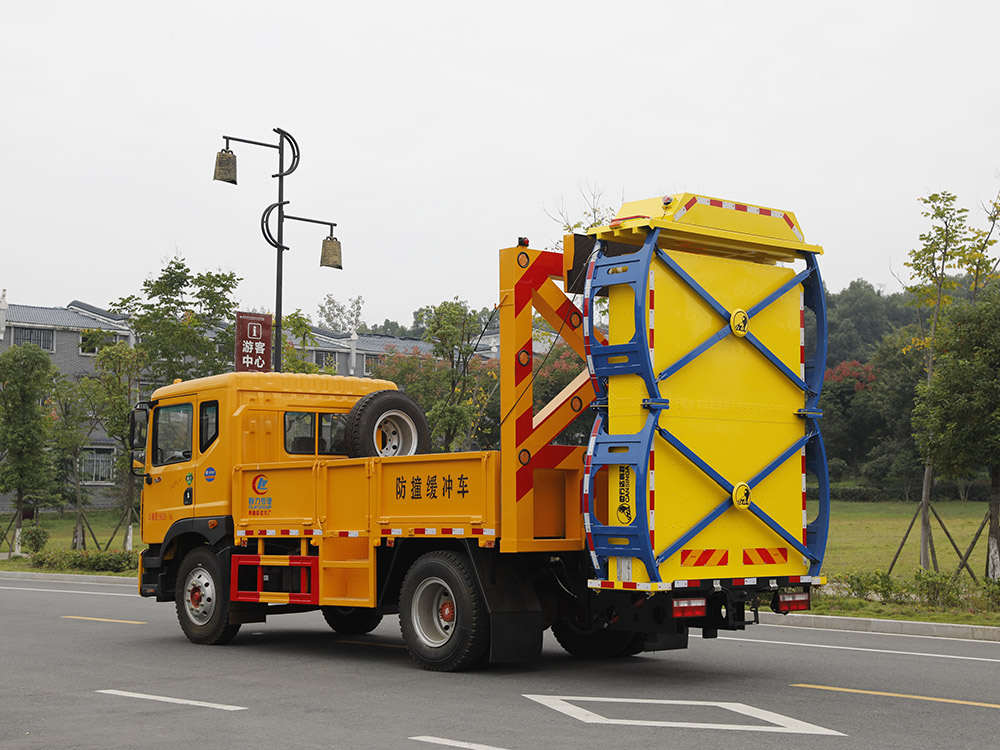 国六东风天锦防撞缓冲车