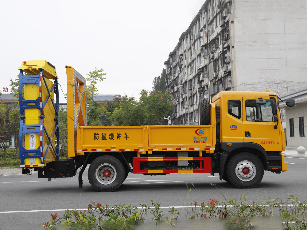 国六东风天锦防撞缓冲车