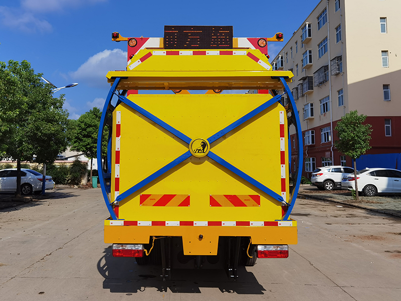 东风凯普特D6防撞缓冲车