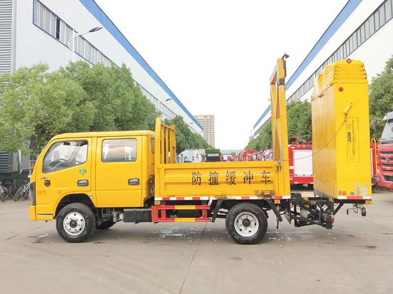 东风凯普特D6防撞缓冲车