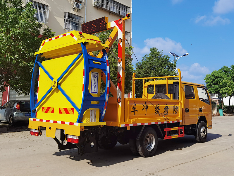 东风凯普特D6防撞缓冲车