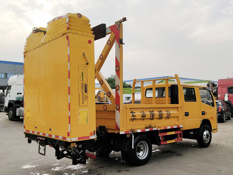 东风凯普特D6防撞缓冲车