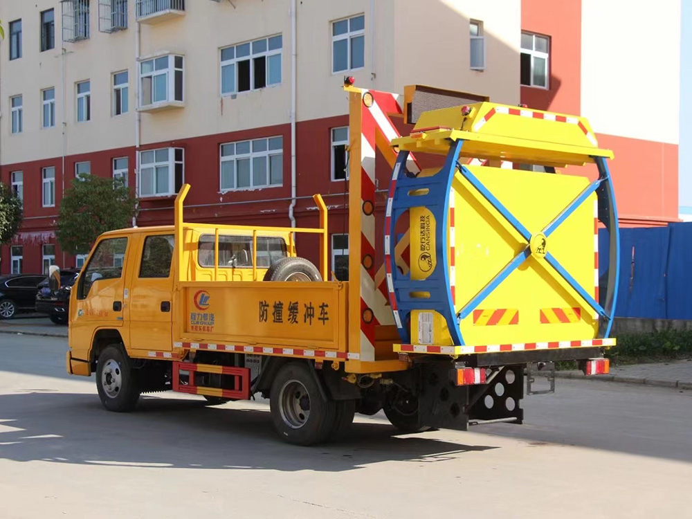 江铃皮卡防撞缓冲车