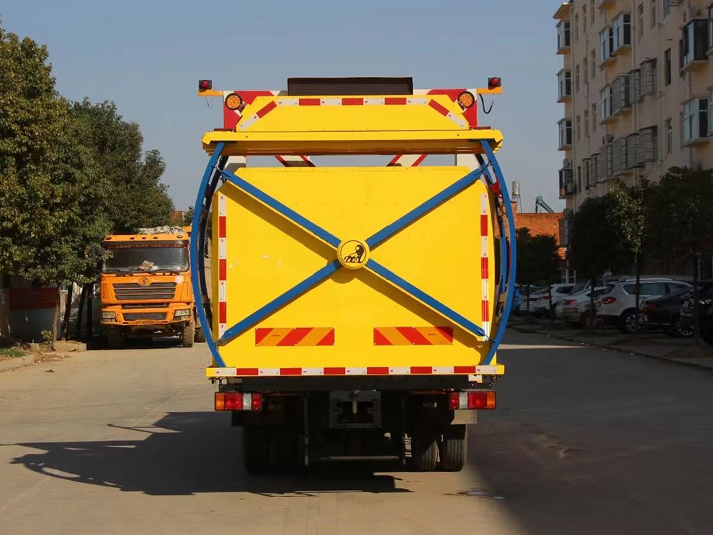 江铃皮卡防撞缓冲车