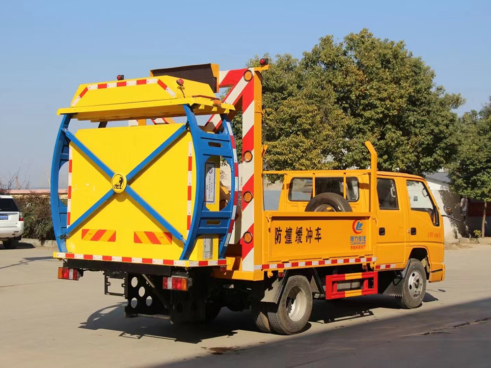 江铃皮卡防撞缓冲车